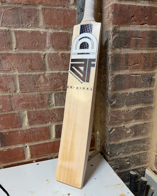 GRADE 2 - 4D Original English Willow Cricket Bat - #009