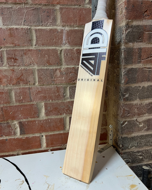 GRADE 2 - 4D Original English Willow Cricket Bat - #002