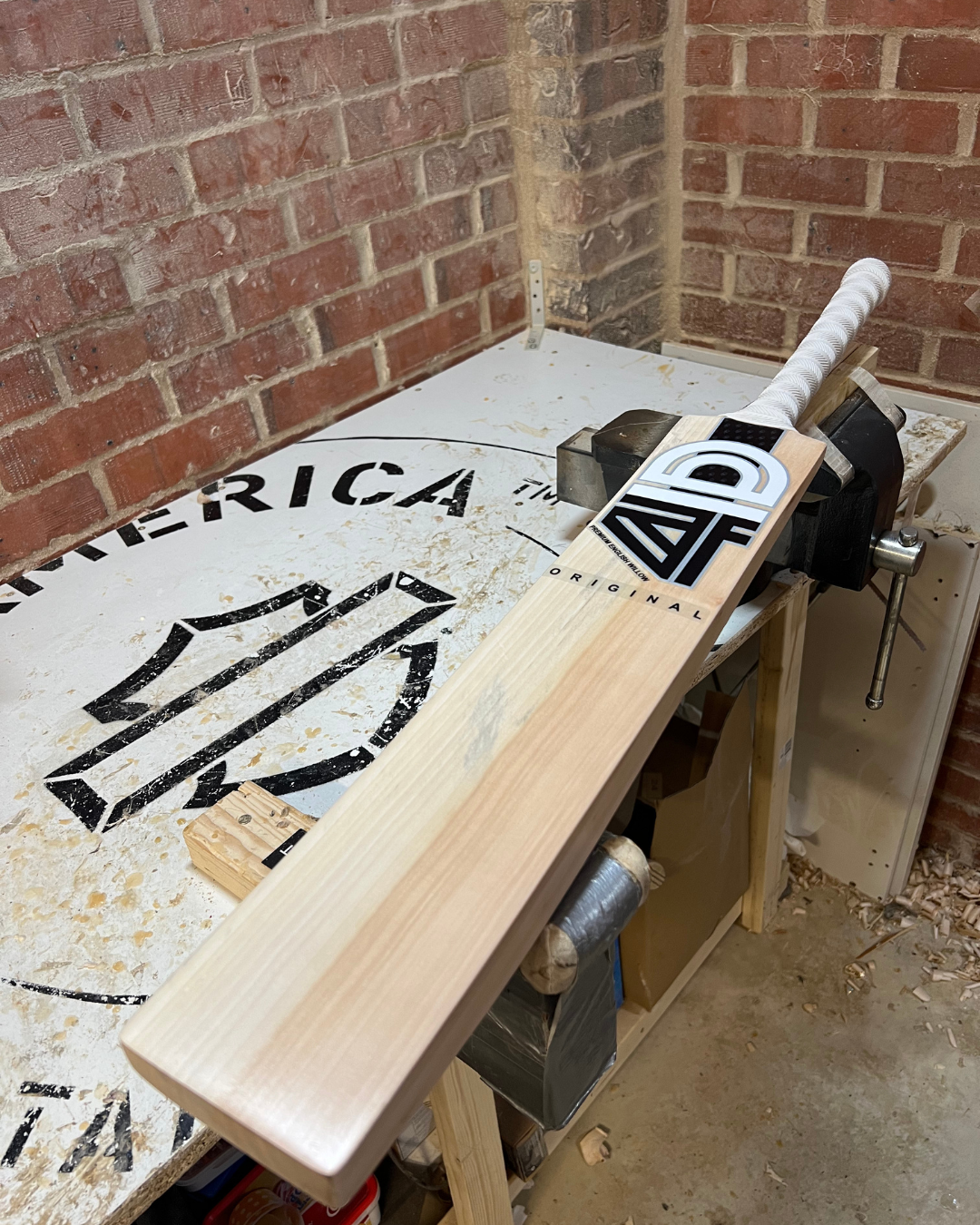 GRADE 1 - 4D Original English Willow Cricket Bat - #004