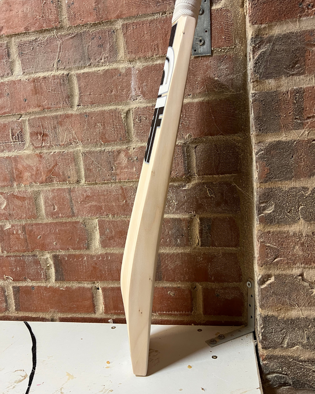 GRADE 1 - 4D Original English Willow Cricket Bat - #007