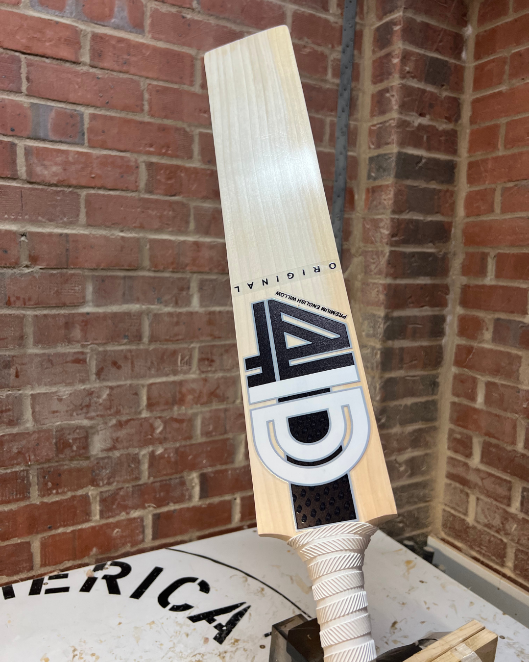 GRADE 2 - 4D Original English Willow Cricket Bat - #003