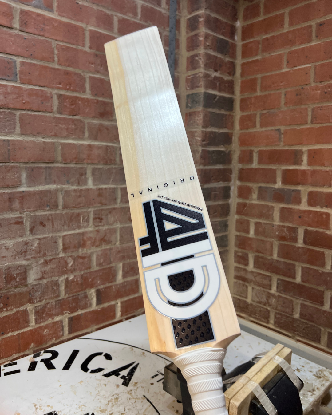 GRADE 2 - 4D Original English Willow Cricket Bat - #002