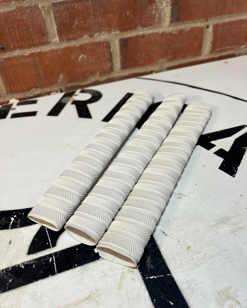 Cricket bat grips and accessories from 4D Cricket