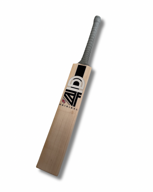 Grade 3 - 4D Original English Willow Cricket Bat - #016