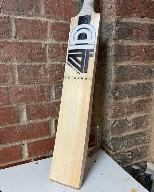 GRADE 2 - 4D Original English Willow Cricket Bat - #006