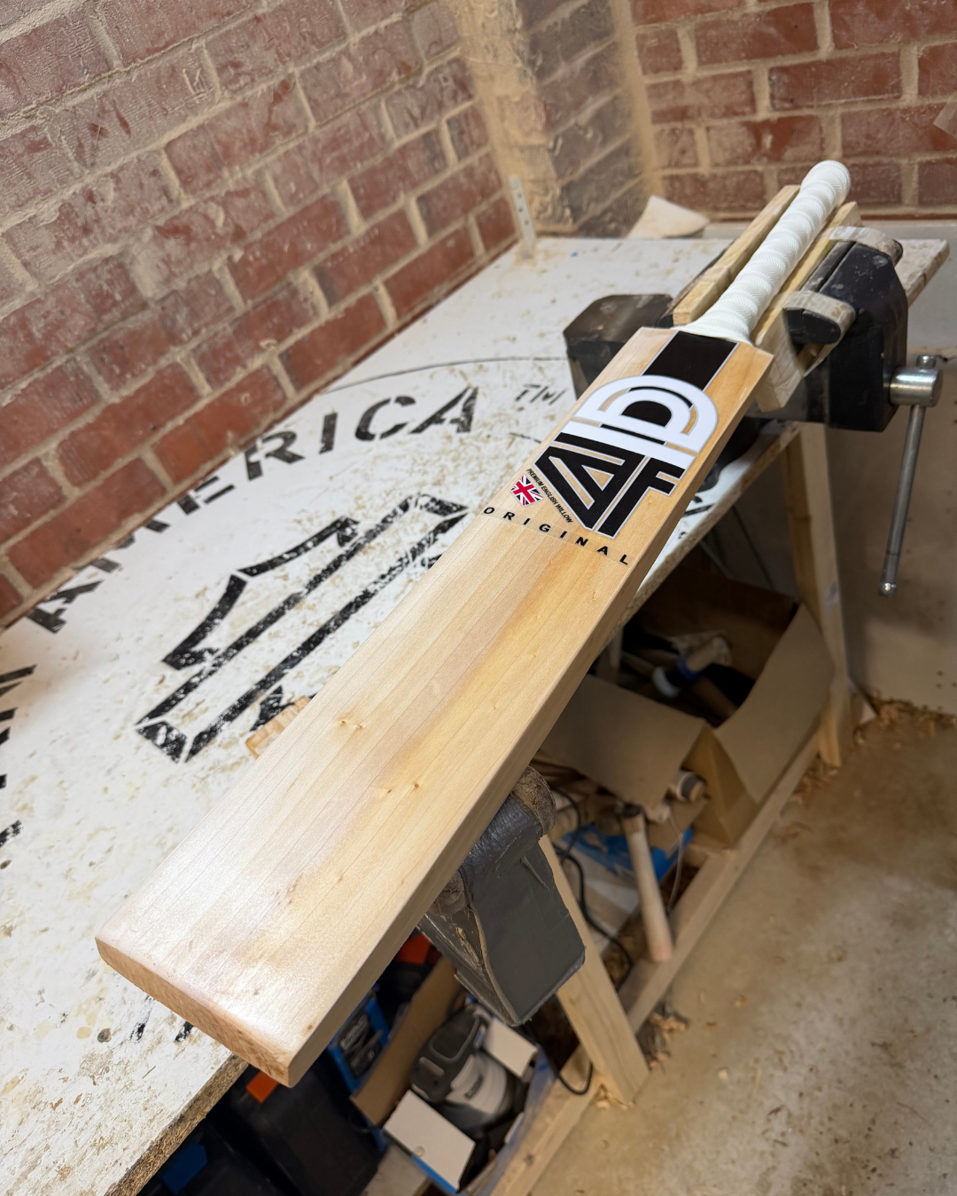 GRADE 1 - 4D Original English Willow Cricket Bat - #012