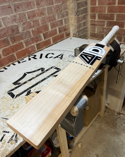 Grade 2 English Willow Cricket Bat – 4D Original #002 – product view 2