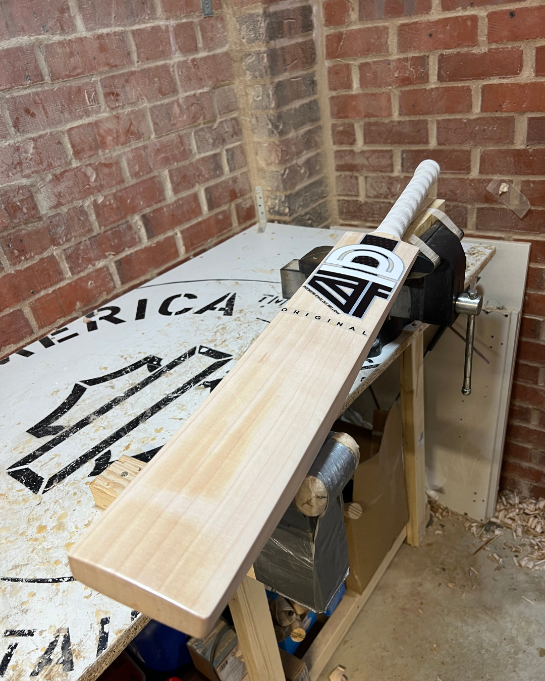 GRADE 2 - 4D Original English Willow Cricket Bat - #009