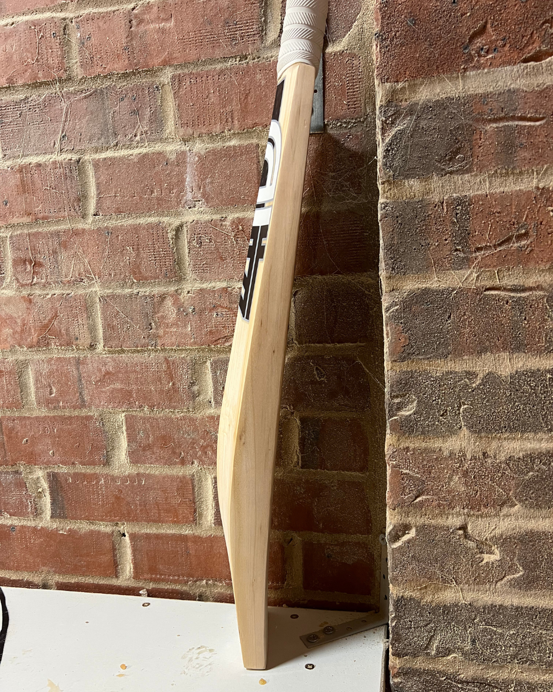 GRADE 1 - 4D Original English Willow Cricket Bat - #005