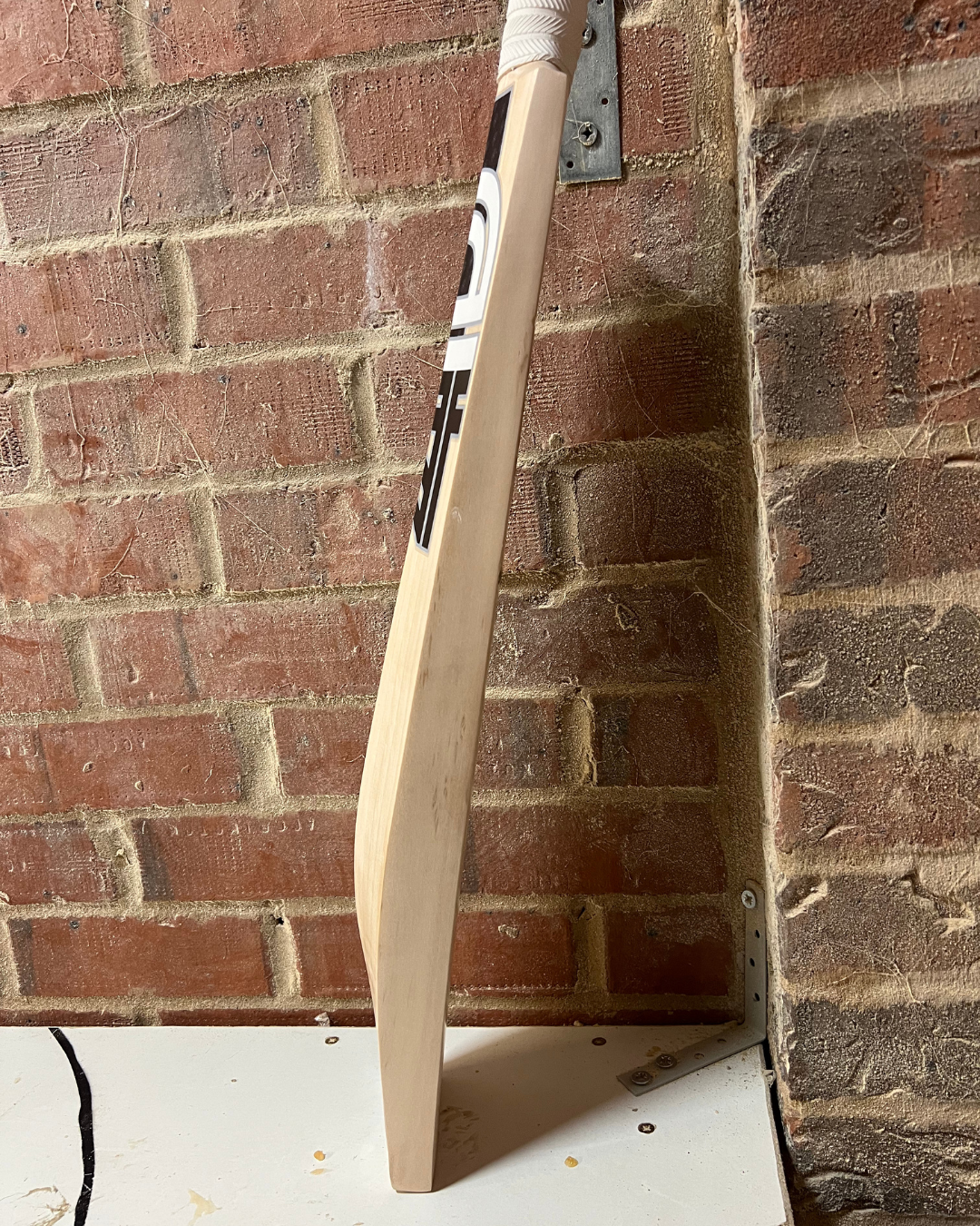 GRADE 2 - 4D Original English Willow Cricket Bat - #009