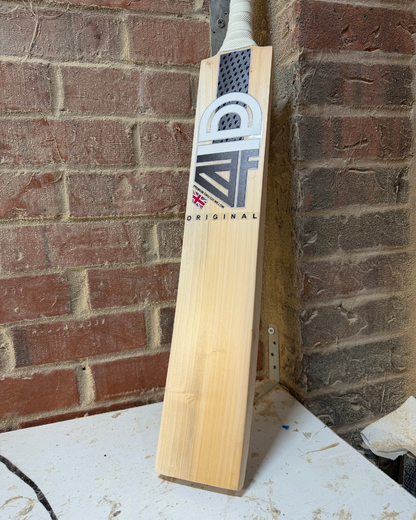 Face of 4D Original #011 English willow cricket bat