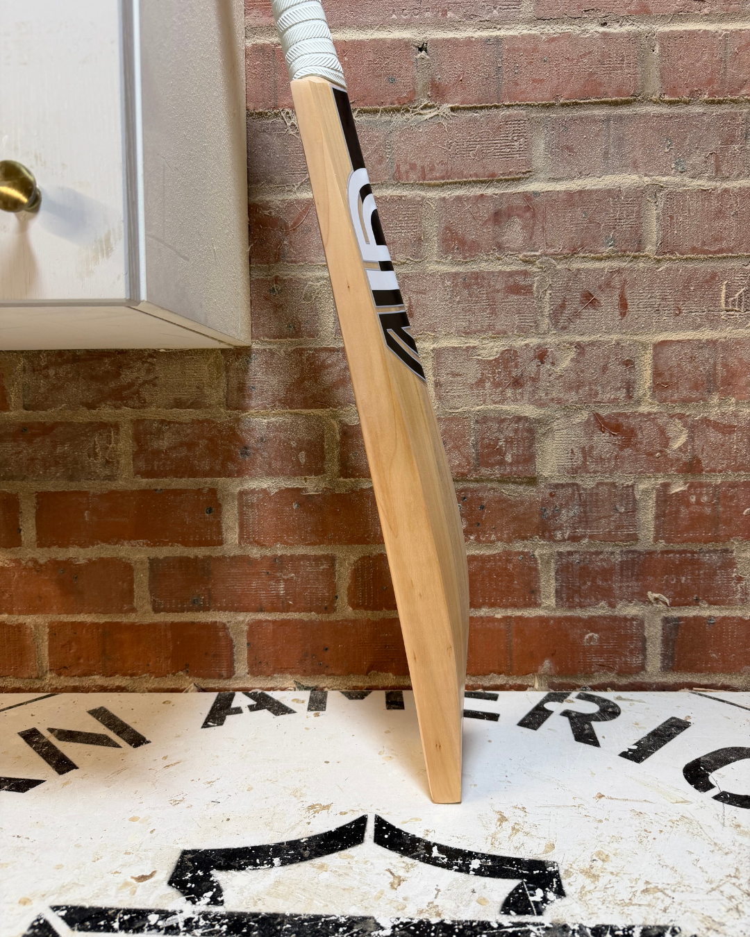 Grade 1 - 4D Original English Willow Cricket Bat - #014