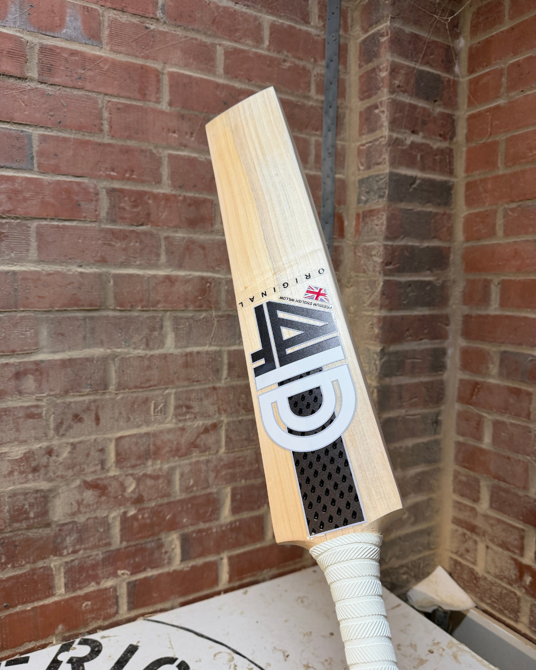Grade 1 - 4D Original English Willow Cricket Bat - #014