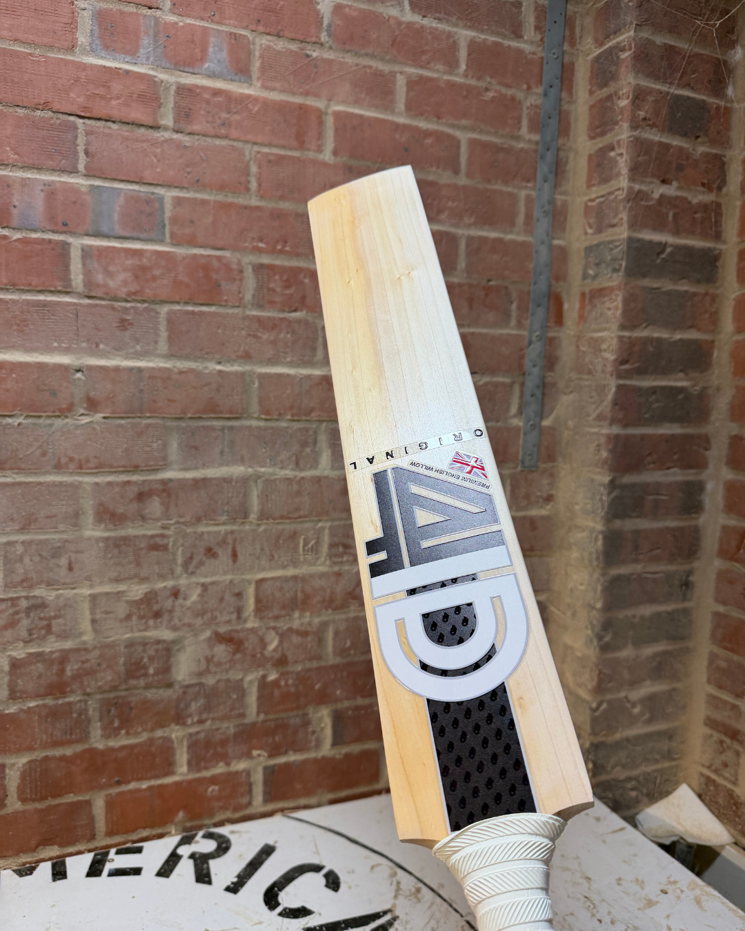 GRADE 1 - 4D Original English Willow Cricket Bat - #012