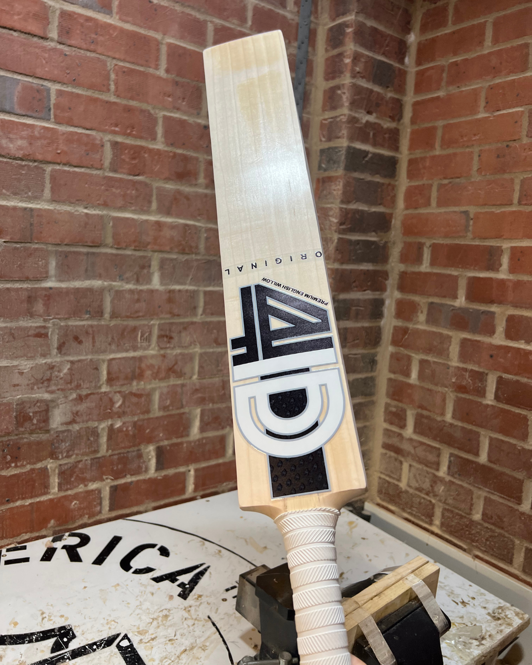 GRADE 2 - 4D Original English Willow Cricket Bat - #009