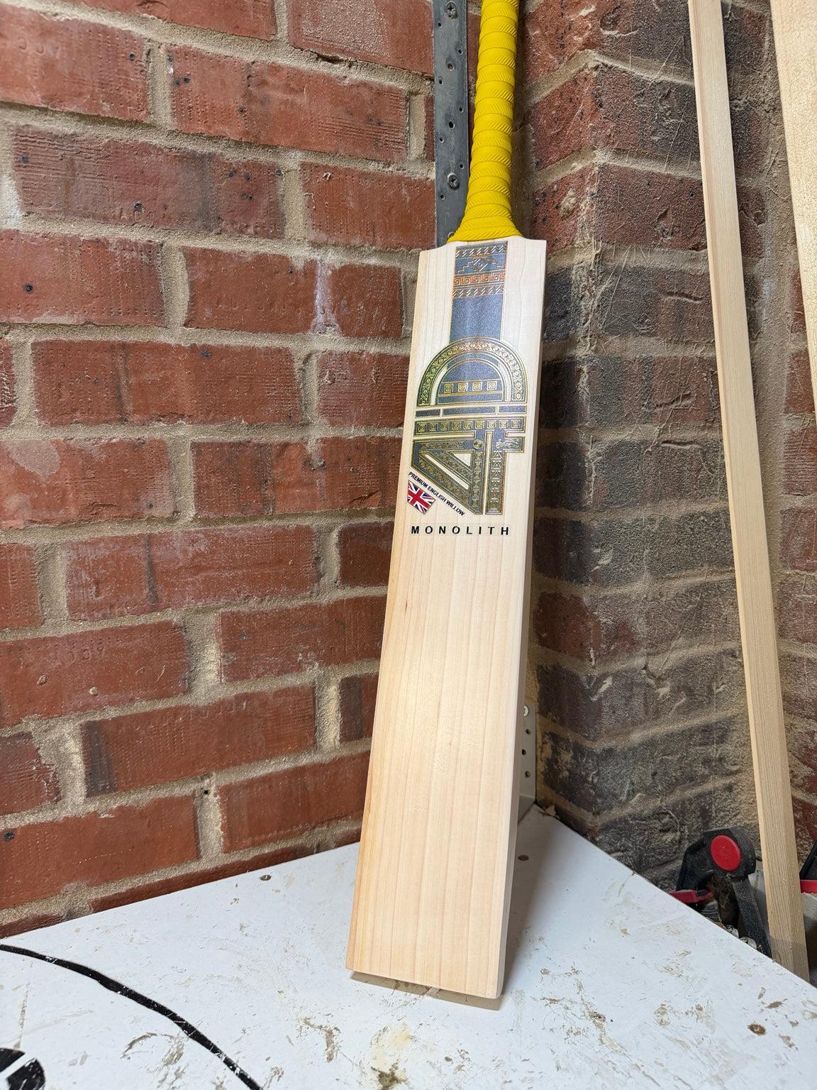 4D Monolith #021 Grade 3 English willow cricket bat front face