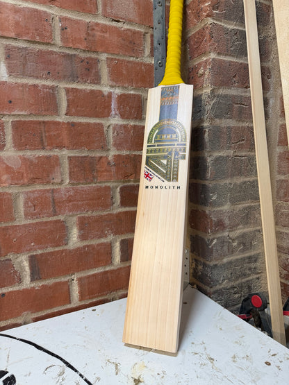 4D Monolith #021 Grade 3 English willow cricket bat front face