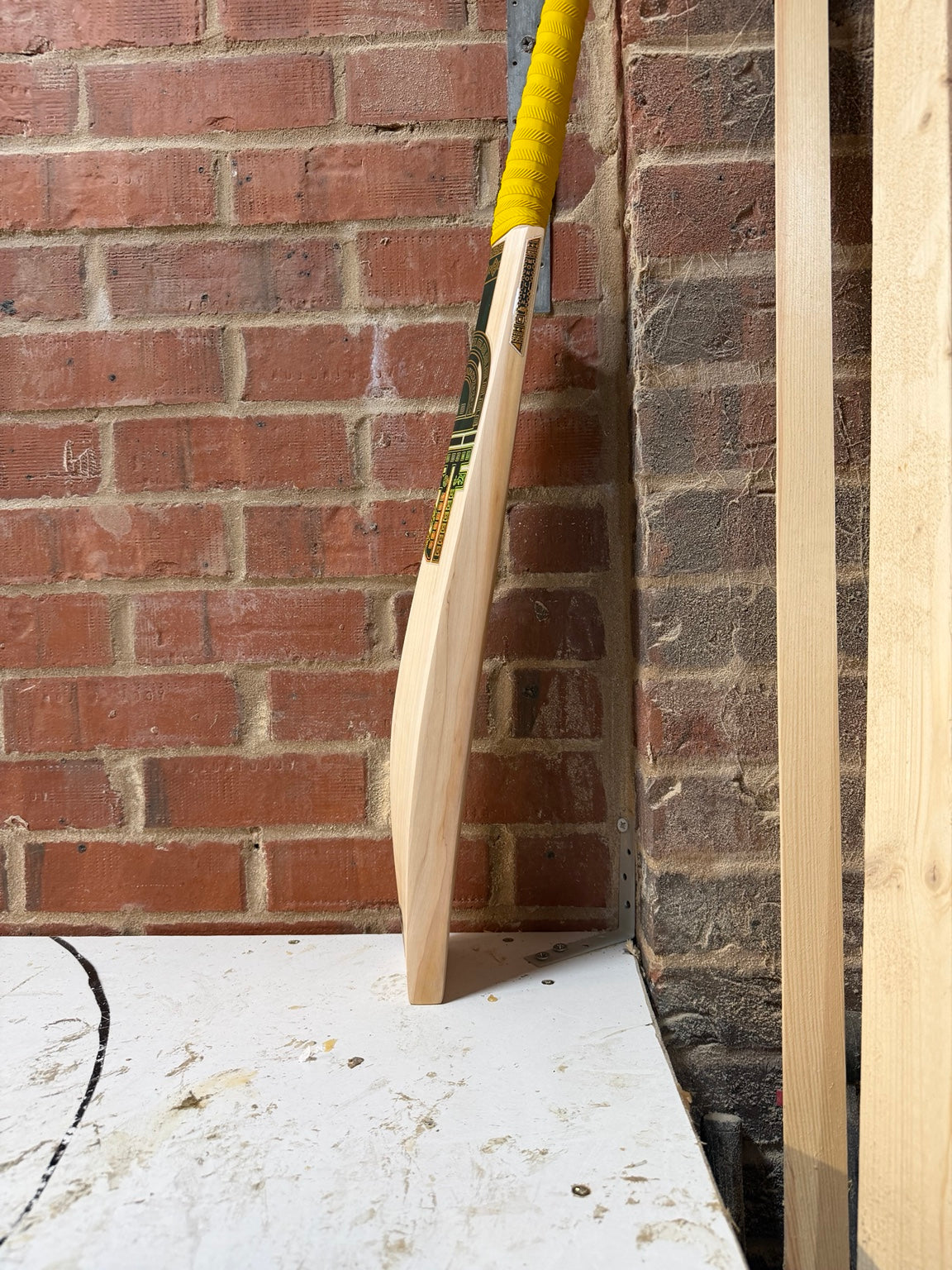 4D Monolith #021 Grade 3 English willow cricket bat side profile