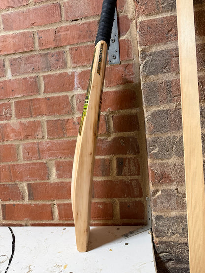 4D Monolith #022 Grade 2 English willow cricket bat face angle
