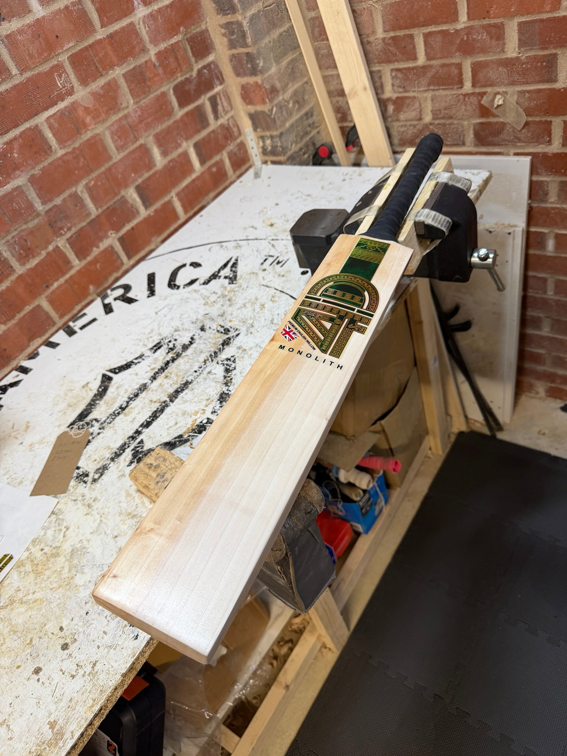 4D Monolith #022 Grade 2 English willow cricket bat side profile