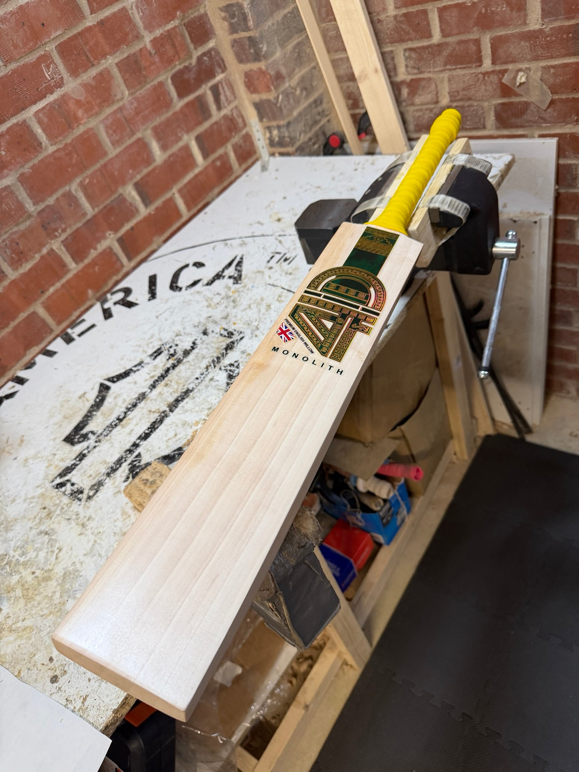 4D Monolith #027 Grade 3 English willow cricket bat face angle