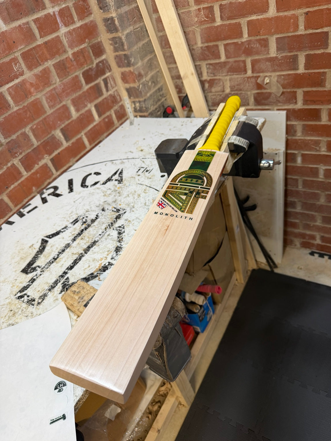 4D Monolith #028 Grade 3 English willow cricket bat face angle
