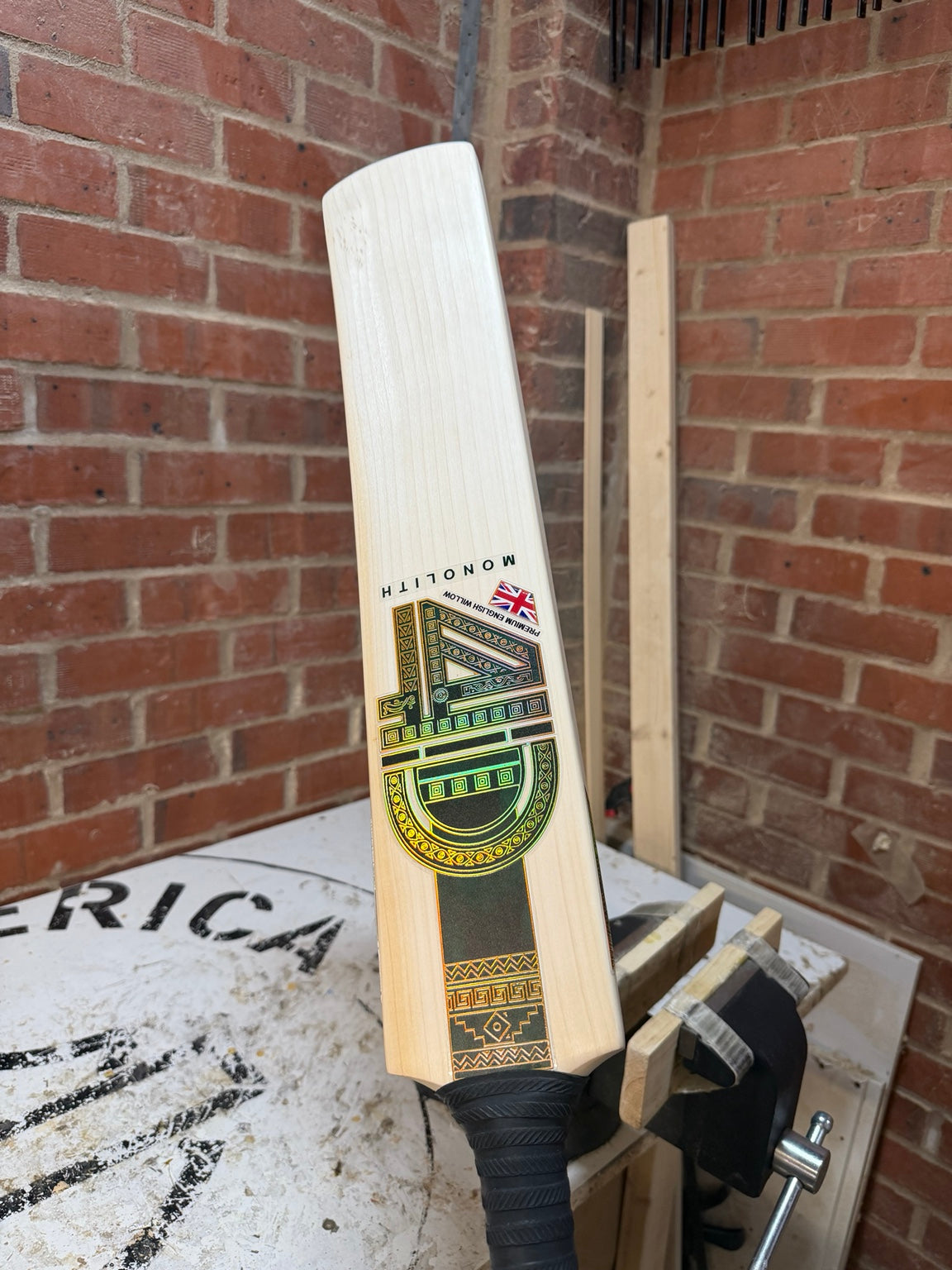 4D Monolith #029 Players Grade English willow cricket bat front face