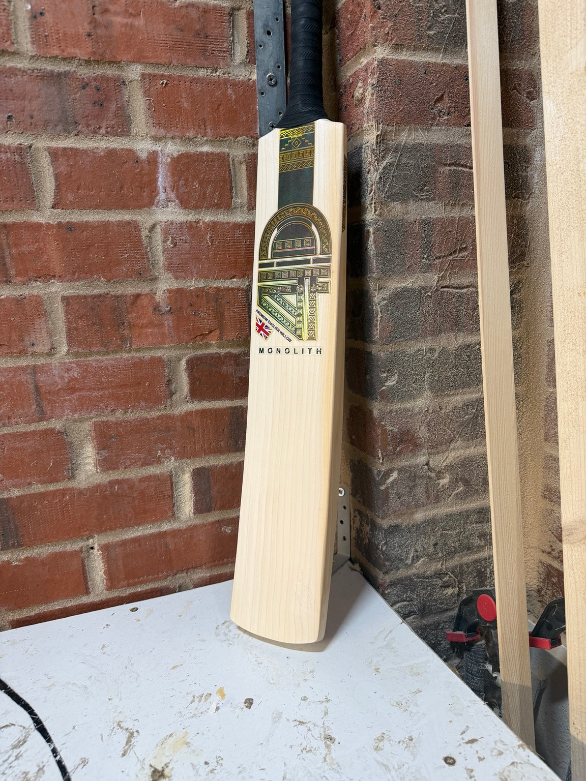 4D Monolith #029 Players Grade English willow cricket bat standing front view