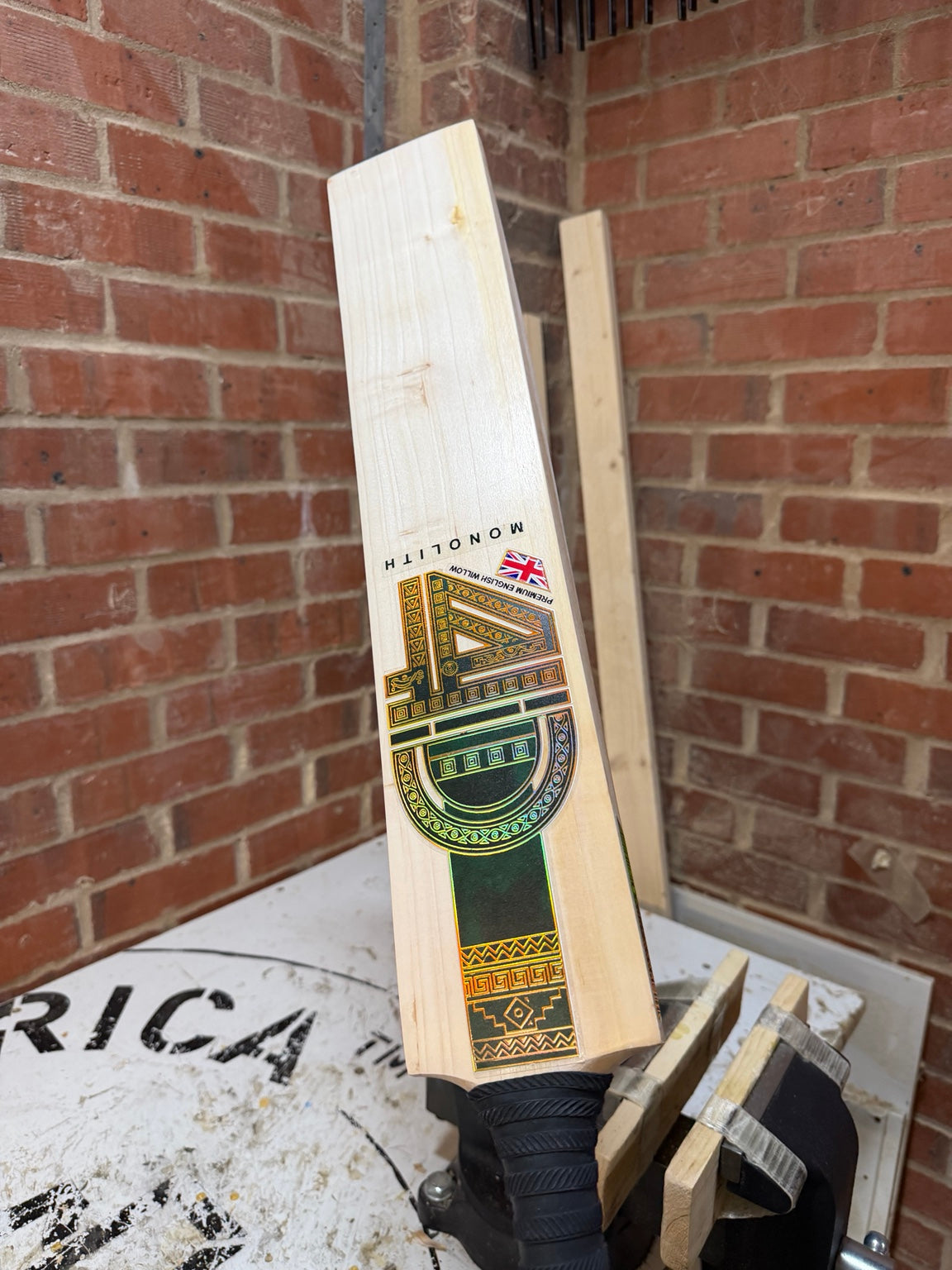 4D Monolith #HJ004 Harrow Grade 2 English willow cricket bat front angle