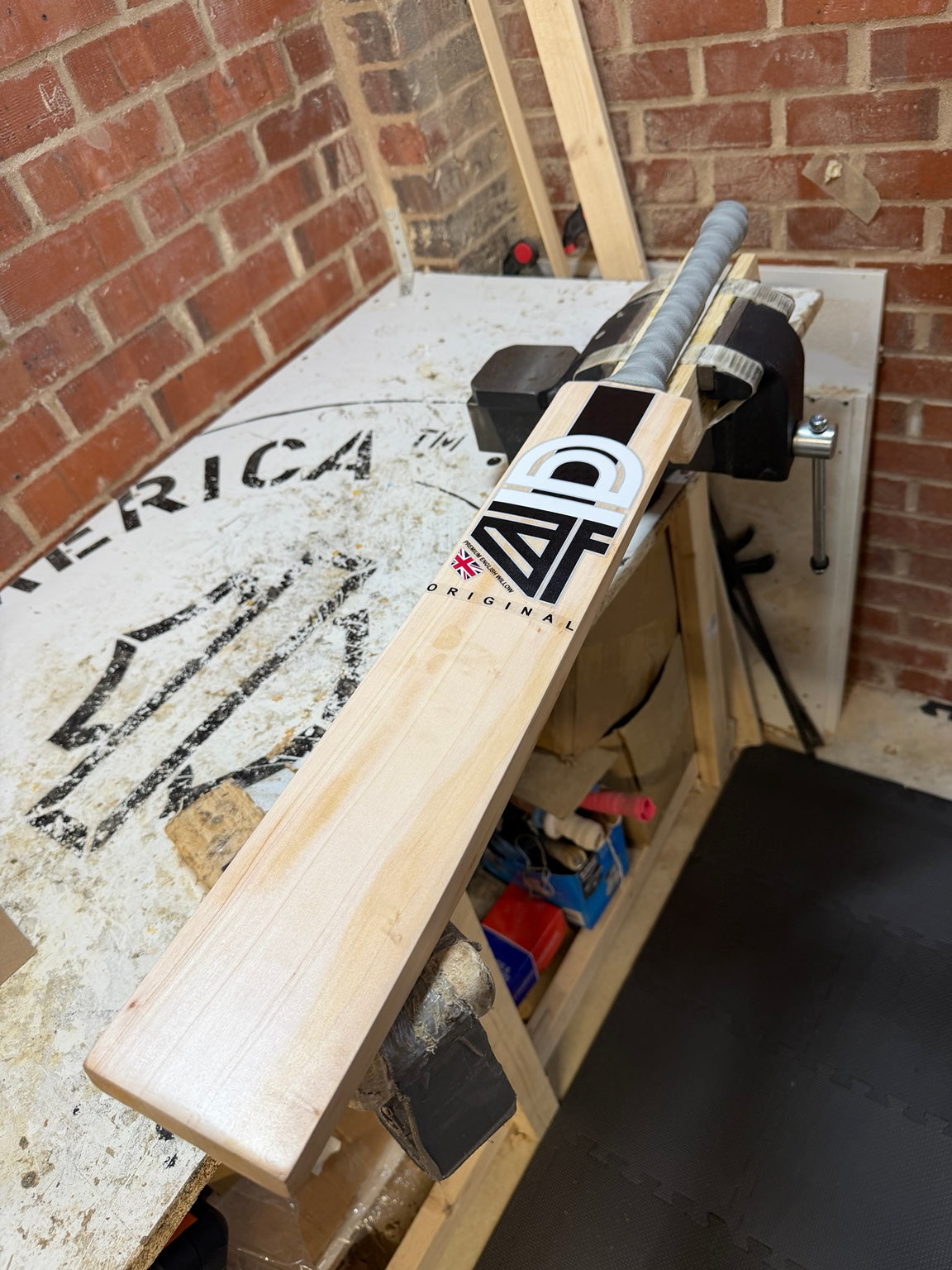 4D Original #HJ001 Harrow Grade 3 English willow cricket bat face angle