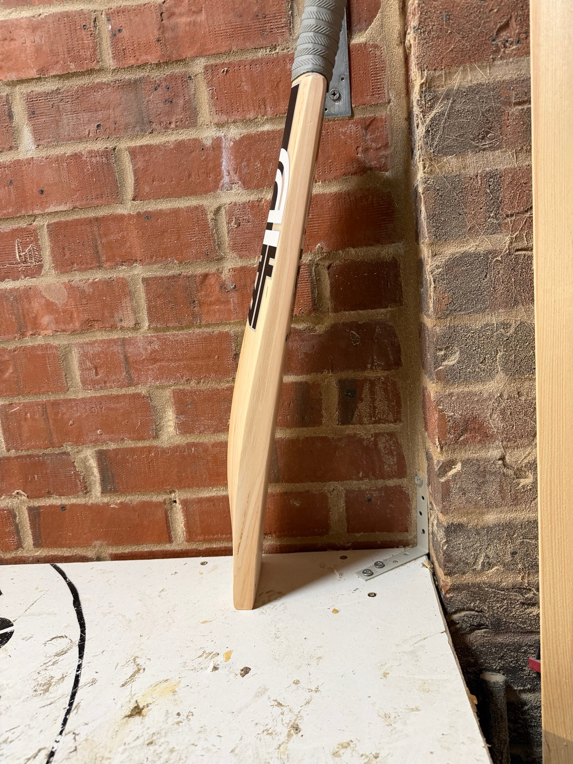4D Original #HJ001 Harrow Grade 3 English willow cricket bat front face