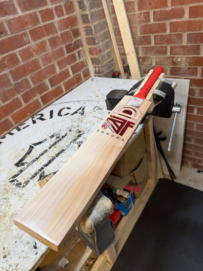 4D Sakura #023 Grade 2 English willow cricket bat face angle