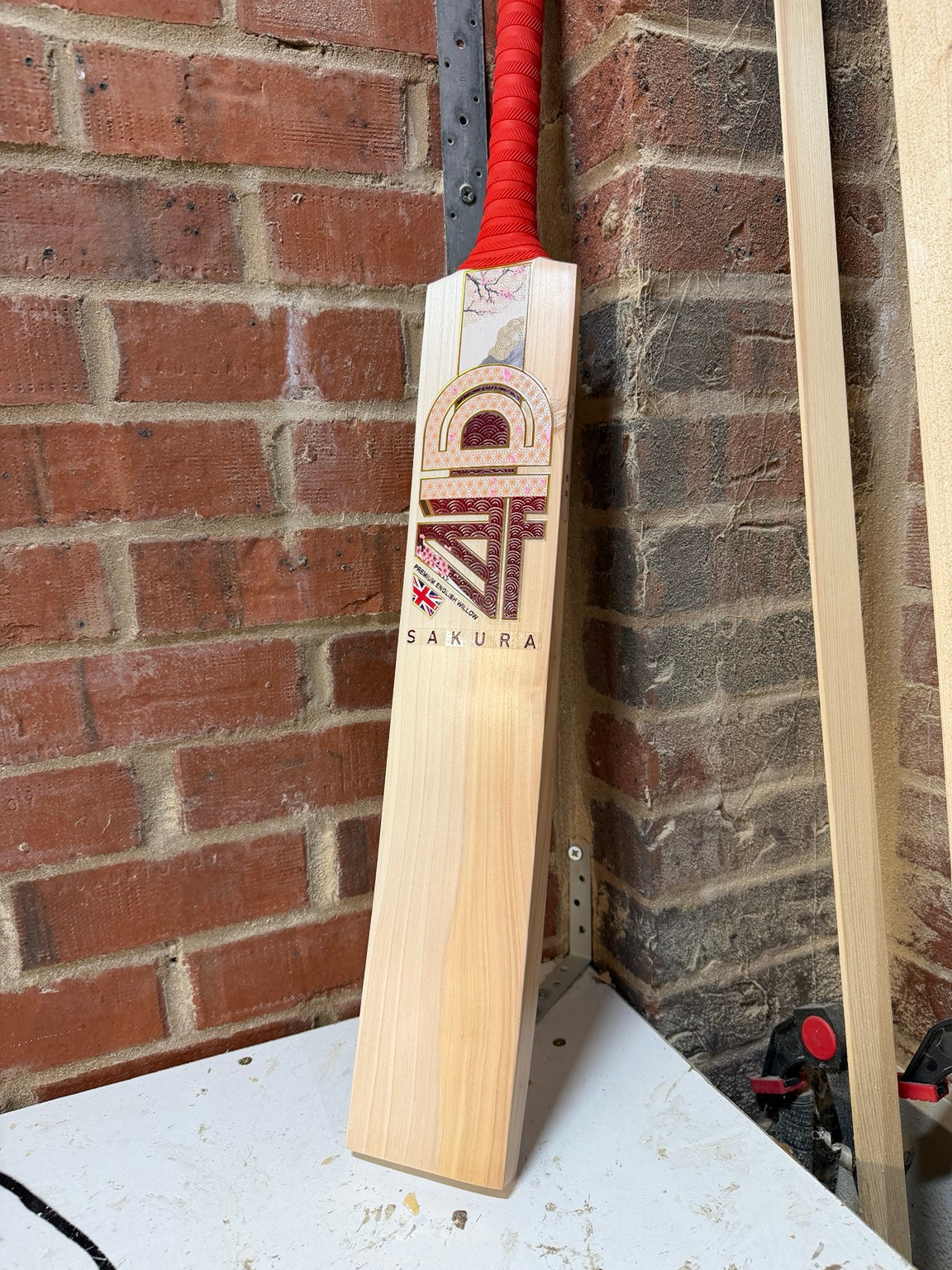 4D Sakura #023 Grade 2 English willow cricket bat front face