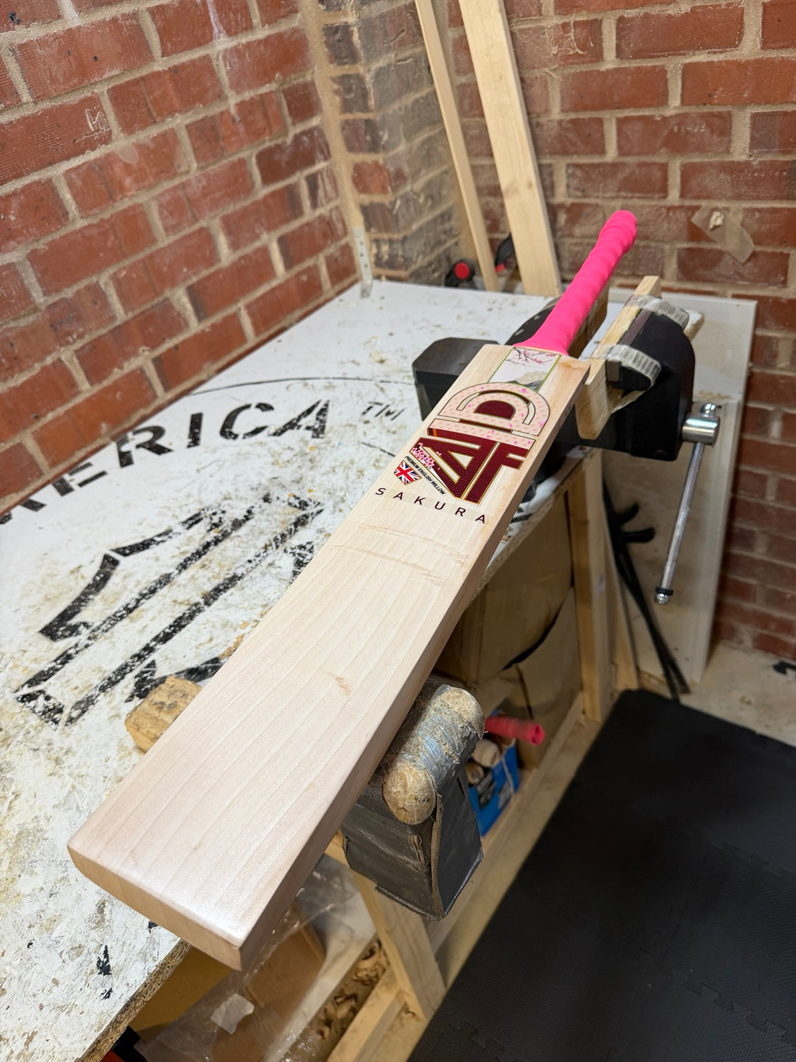 4D Sakura #024 Grade 3 English willow cricket bat face angle