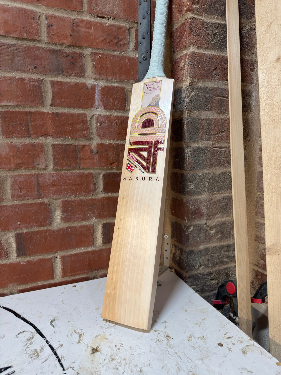 4D Sakura #025 Grade 2 English willow cricket bat face angle