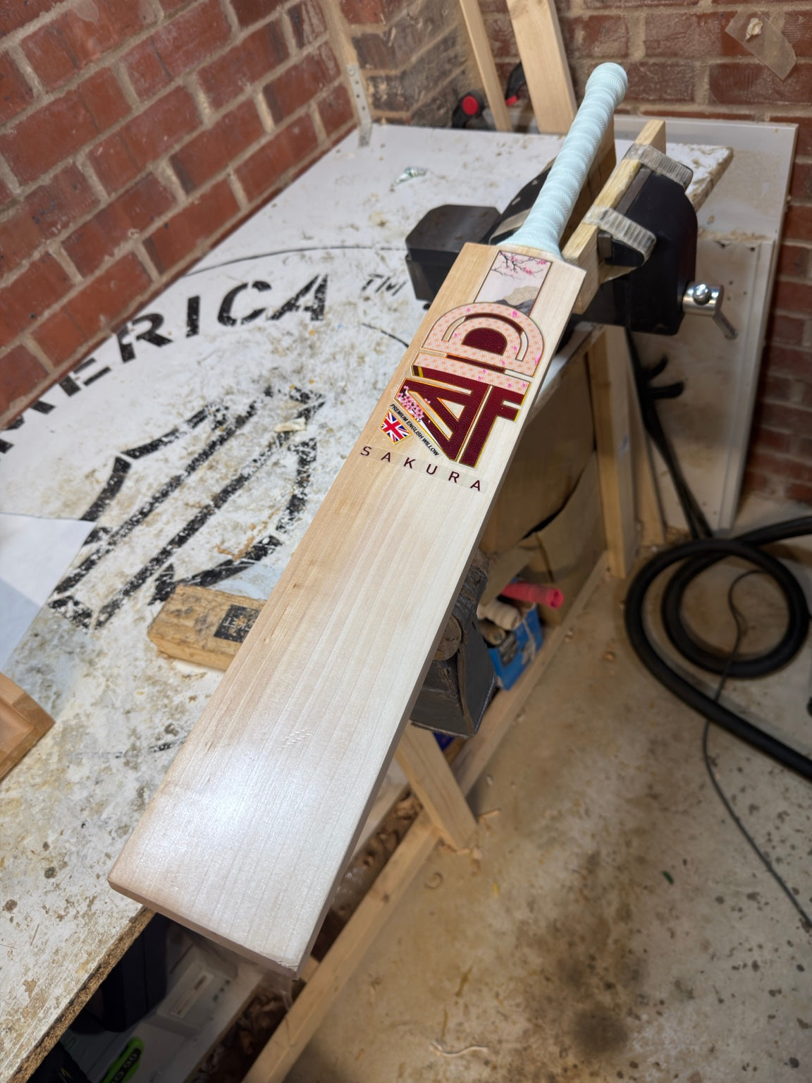 4D Sakura #025 Grade 2 English willow cricket bat front face