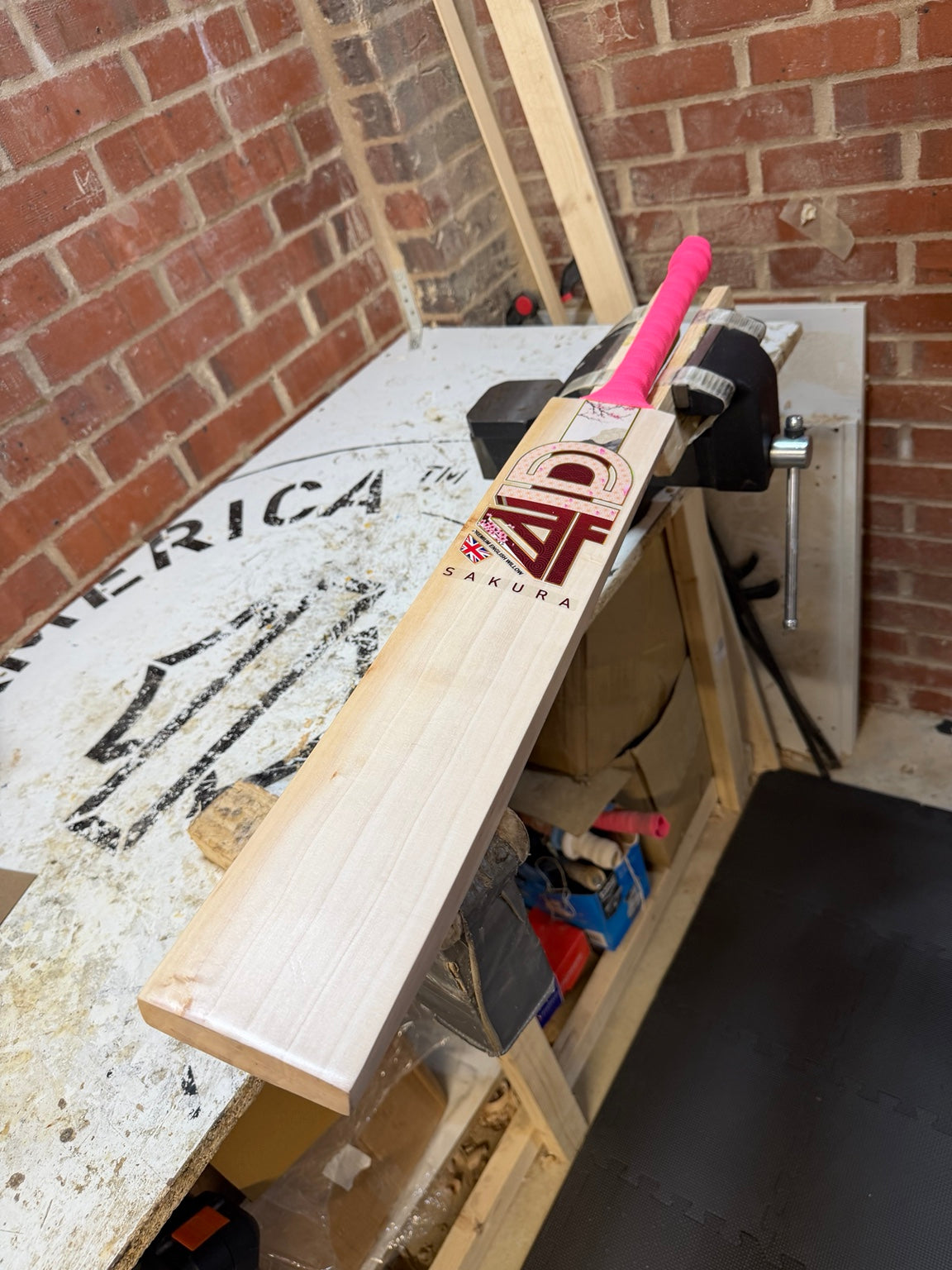 4D Sakura #026 Grade 3 English willow cricket bat face angle