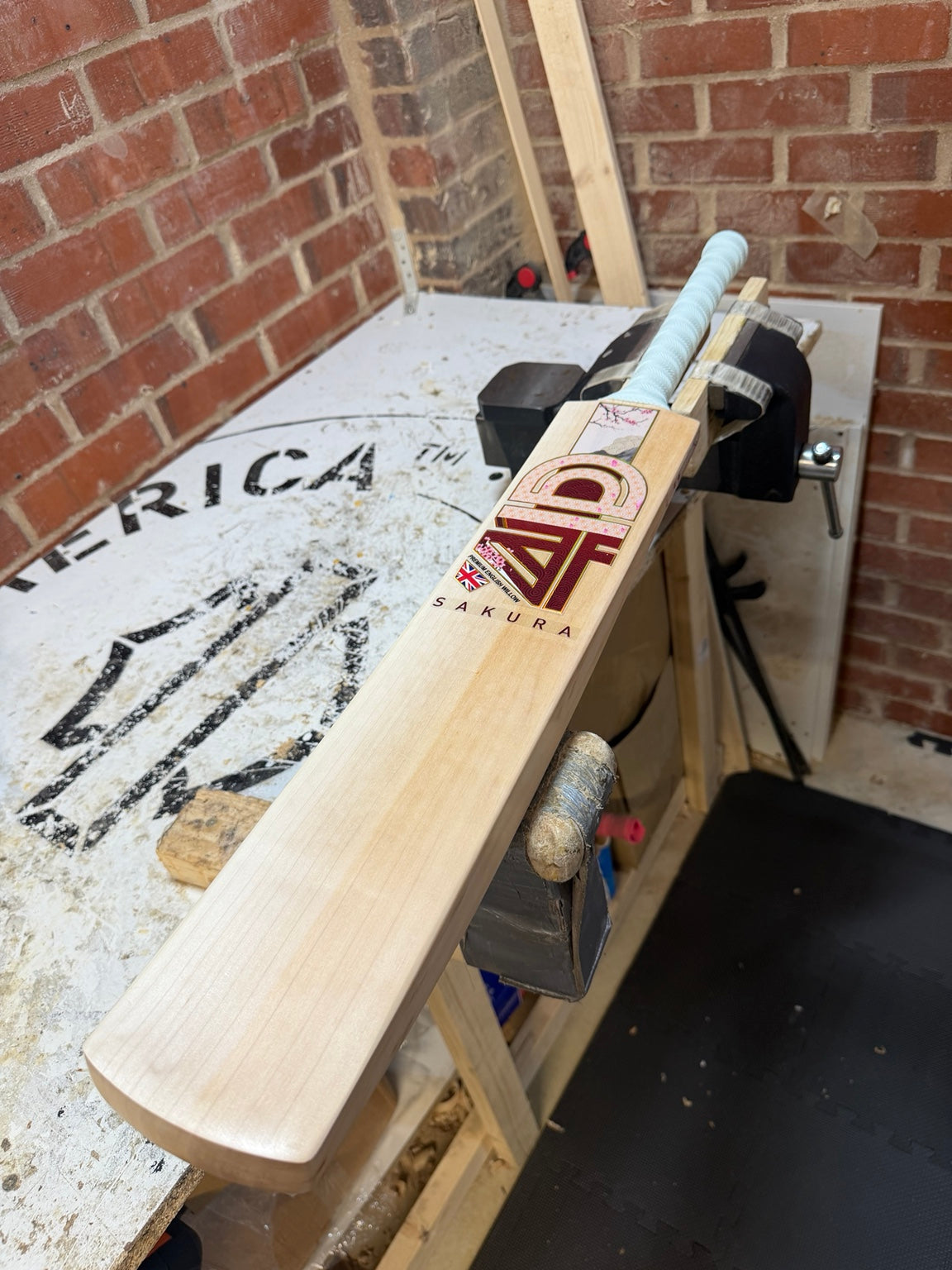 4D Sakura #031 Grade 1 English willow cricket bat face angle