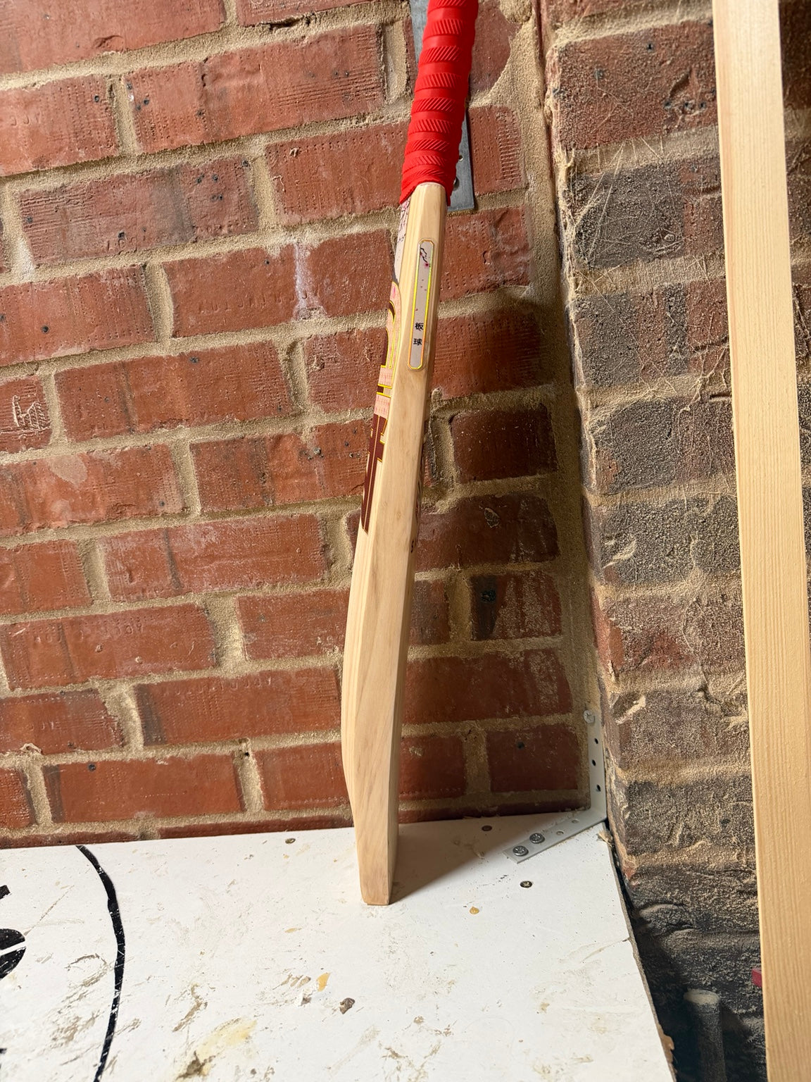 4D Sakura #5J004 Size 5 Grade 3 English willow cricket bat side profile