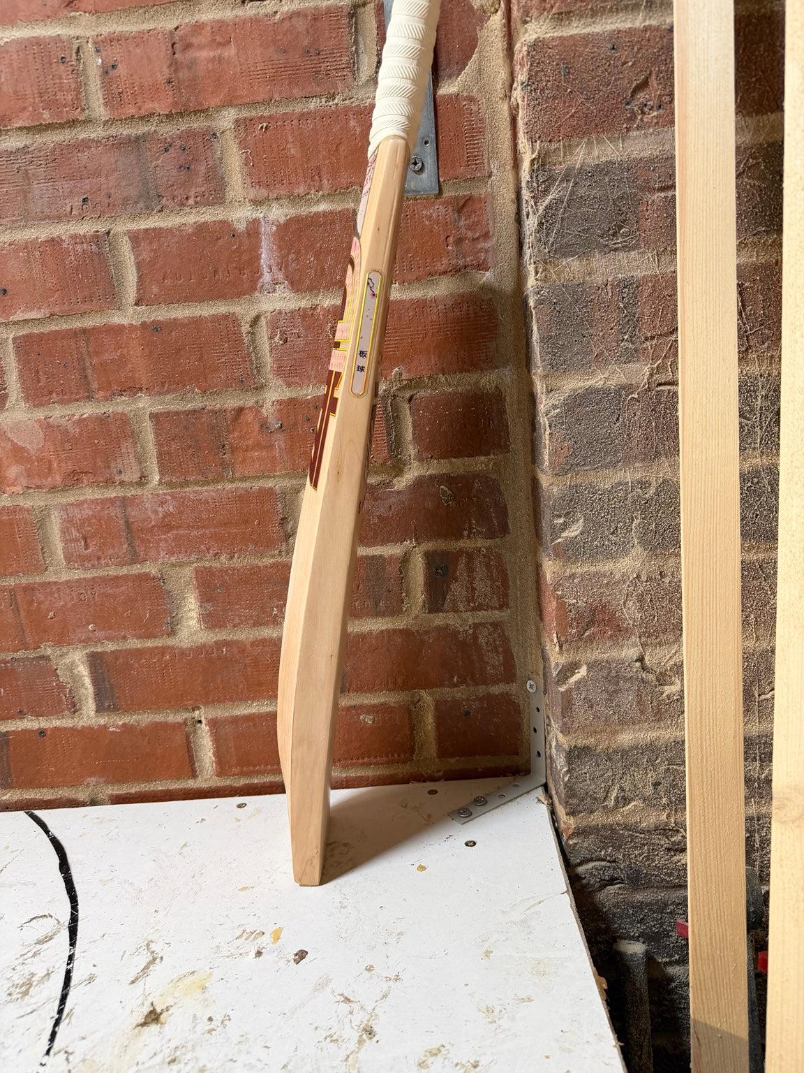 4D Sakura #6J002 Size 6 Grade 1 English willow cricket bat side profile