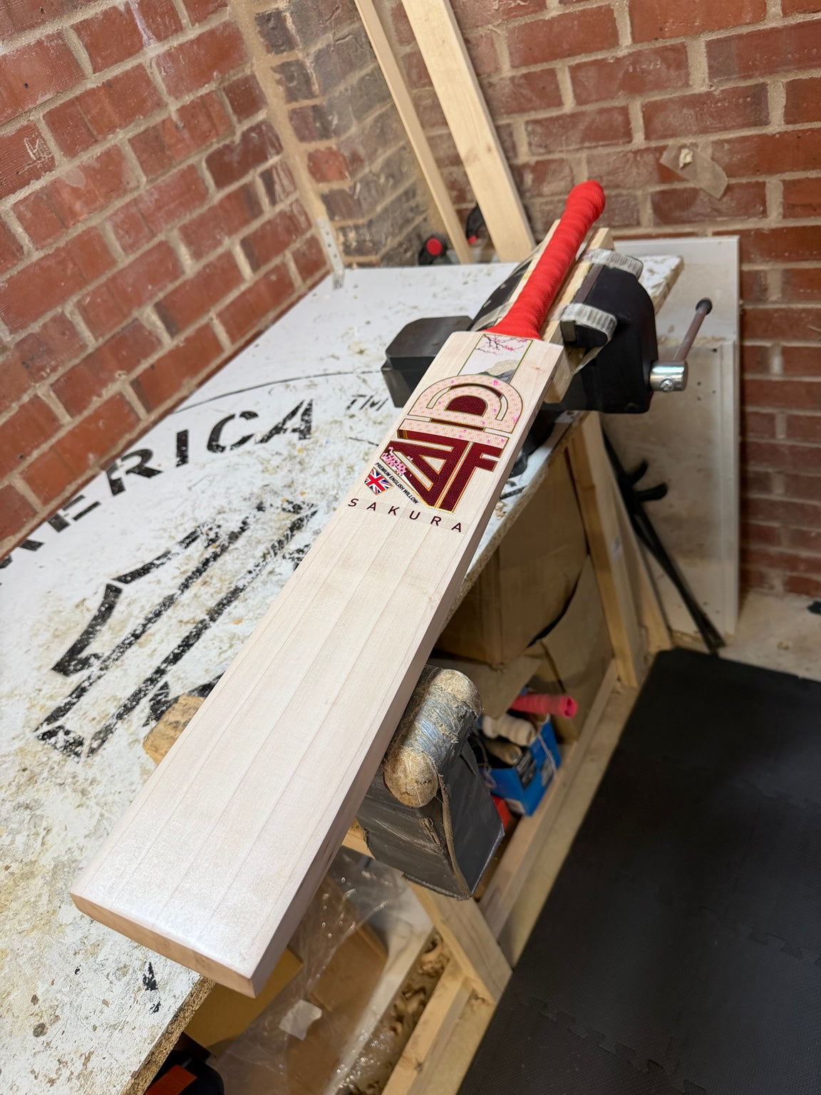 4D Sakura #HJ002 Harrow Grade 2 English willow cricket bat face angle