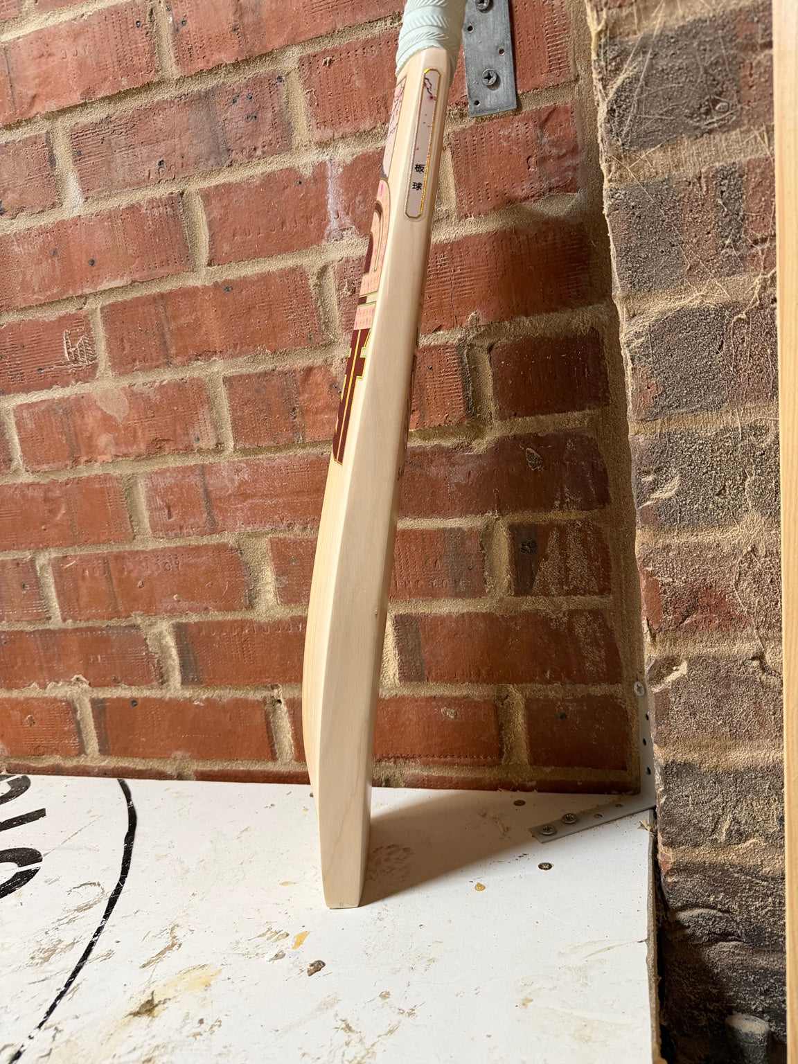 4D Sakura #HJ003 Harrow Grade 2 English willow cricket bat side profile