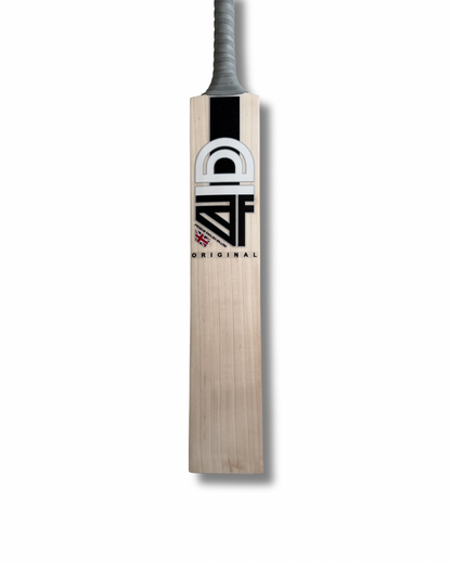 Grade 2 English Willow Cricket Bat – 4D Original #018 – product view 3